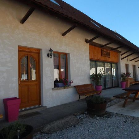 Gite Chez Marcel Et Bea La Chapelle-Saint-Sauveur  Экстерьер фото